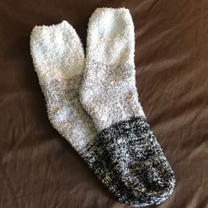 Pointe Studio Aloe Infused Post Workout Socks